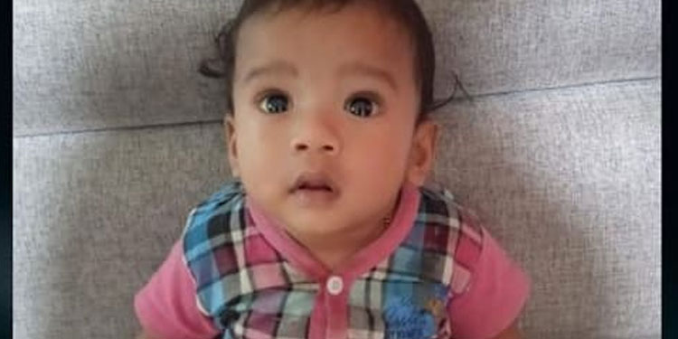 കളിക്കുന്നതിനിടയില്‍ തൊണ്ടയില്‍ റബ്ബര്‍ പന്ത് കുടുങ്ങി പിഞ്ചു കുഞ്ഞ് മരിച്ചു