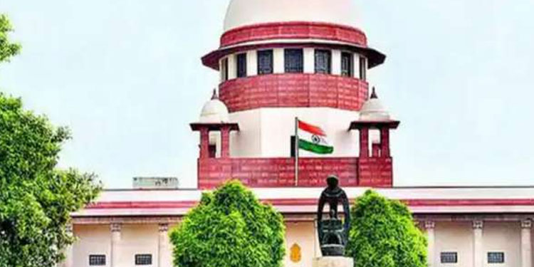 ‘ ബൃഹത്തായ പദ്ധതിയുടെ സർവേ തടയാനാവില്ല ‘ ; കെ റെയിൽ സാമൂഹികാഘാത സർവേക്കെതിരായ ഹർജി സുപ്രീംകോടതി തള്ളി