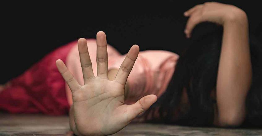 ‘ സ്ത്രീധനം കിട്ടാത്തതിന് ബന്ധുക്കളെക്കൊണ്ട് കൂട്ടബലാത്സംഗം ചെയ്യിച്ച് വിഡിയോ പകർത്തി ’