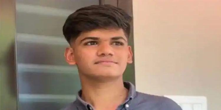 പിതാവിന്റെ സോപ്പ് കമ്പനിയിലെ യന്ത്രത്തിൽ കുടുങ്ങി 18കാരന് ദാരുണാന്ത്യം