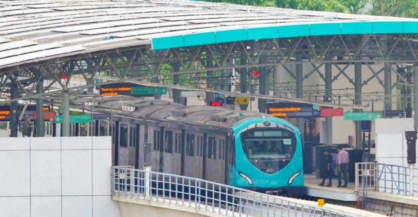 75 വയസ്സ് കഴിഞ്ഞോ? കൊച്ചി മെട്രോ ടിക്കറ്റിന് പകുതി തുക മതി