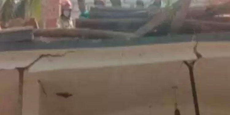 കണ്ണൂരില്‍ വീടിന്റെ ബീം തകര്‍ന്ന് രണ്ട് മരണം