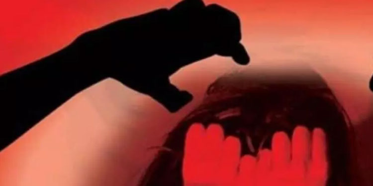 ജോലി വാഗ്ദാനം ചെയ്ത് യുവതിയെ കൂട്ടബലാൽസംഗത്തിനിരയാക്കി റോഡരികിൽ ഉപേക്ഷിച്ചു