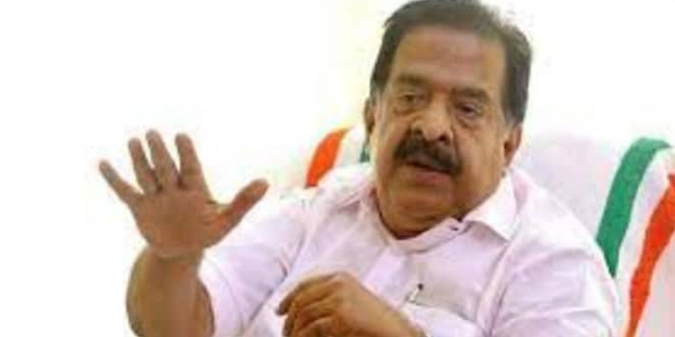 വർ​ഗീയ ശക്തികൾക്ക് വാളുകൊടുത്തിട്ട് ചാമ്പിക്കോ എന്ന് പറയുന്നു, മുഖ്യമന്ത്രിക്കെതിരെ ചെന്നിത്തല