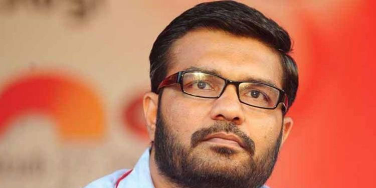 രാത്രി നടുറോഡിൽ ചോരയിൽ കുളിച്ച് പിഞ്ചുകുഞ്ഞ് ; രക്ഷകനായി സ്പീക്കർ എം.ബി.രാജേഷ്