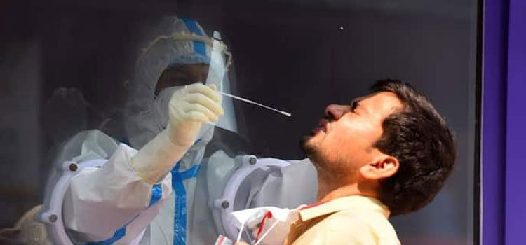 ദില്ലിയിൽ കൊവിഡ് വ്യാപനം ശക്തിപ്പെടുന്നു ; ഇന്ന് രേഖപ്പെടുത്തിയത് 1009 കേസുകൾ, ടിപിആർ ഉയരുന്നു