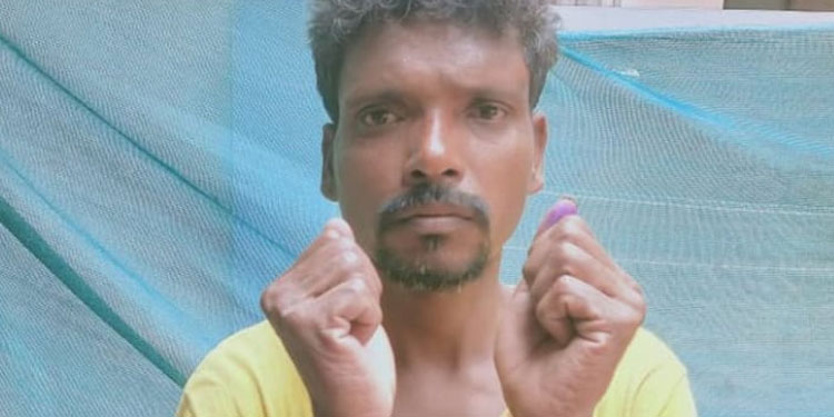 കുടിക്കാൻ വെള്ളം ചോദിച്ചെത്തിയ ബംഗാൾ സ്വദേശി , ആലപ്പുഴയിൽ വീട്ടമ്മയേയും മകനേയും കുത്തി വീഴ്ത്തി; അറസ്റ്റ്