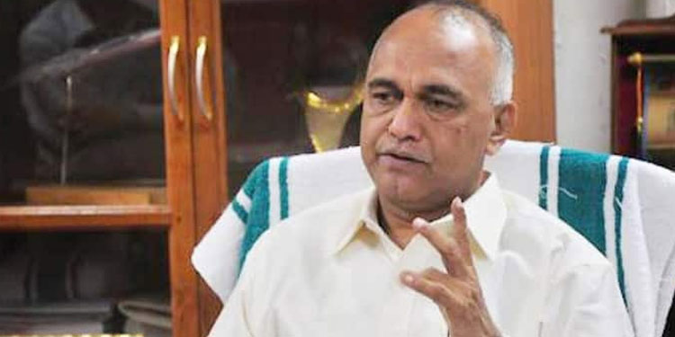 കടം വാങ്ങി വികസനം നടപ്പാക്കാം, തെറ്റില്ല; പുട്ടും കടലയും അടിക്കാതിരുന്നാൽ മതിയെന്നും എളമരം കരീം