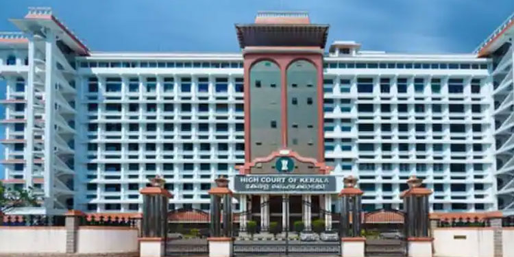 നടിയെ ആക്രമിച്ച കേസ് ; പോലീസ് പീഡനം ആരോപിച്ച് സാക്ഷി നല്‍കിയ ഹര്‍ജി ഹൈക്കോടതി തള്ളി