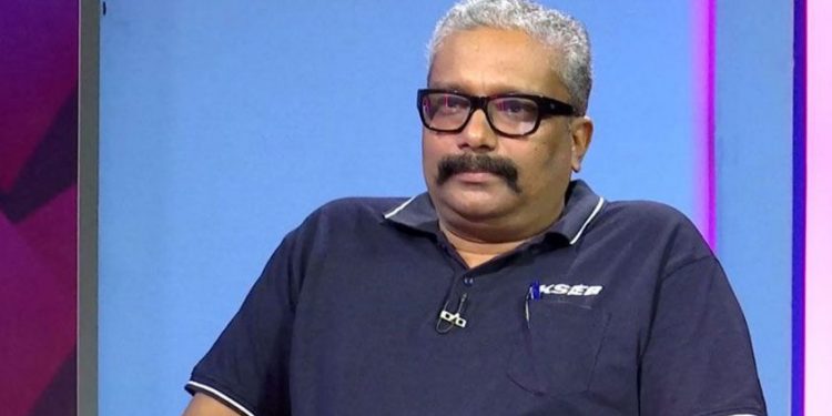 ജോലിക്ക് വരേണ്ടത് മാടമ്പിത്തരം വീട്ടില്‍വച്ചിട്ട് : കെഎസ്ഇബി ചെയർമാൻ