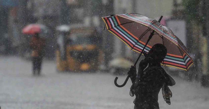 കേരളത്തിൽ 5 ദിവസം കൂടി ‌മഴ തുടരും; ഇന്ന് 4 ജില്ലകളിൽ യെലോ അലർട്ട്