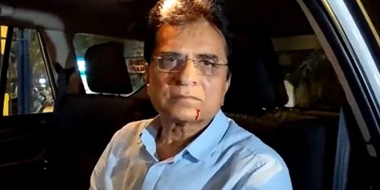 ‘ പൊലീസിന് മുന്നിൽ ശിവസേനയുടെ ഗുണ്ടകൾ ആക്രമിച്ചു’  ; ചോരയൊലിപ്പിച്ച് ബിജെപി നേതാവ്