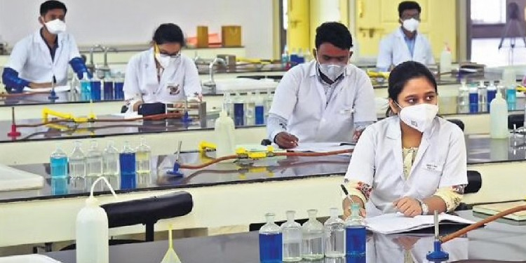 സമരം അവസാനിപ്പിച്ച് പരീക്ഷ എഴുതണം ; എം ബി ബി എസ് പരീക്ഷകൾ തുടരുമെന്ന് ആരോഗ്യ സർവകലാശാല