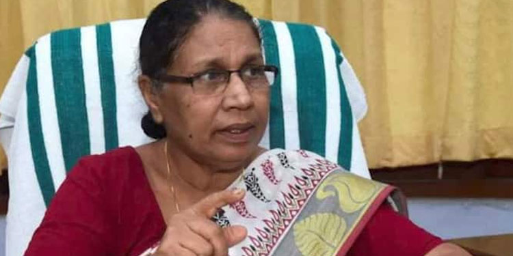 എം സി ജോസഫൈന് ഹൃദയാഘാതം ;  ആശുപത്രിയില്‍ പ്രവേശിപ്പിച്ചു