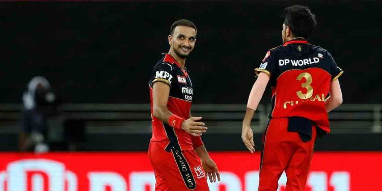 ബാംഗ്ലൂർ– മുംബൈ മത്സരത്തിനിടെ സഹോദരി മരിച്ചു; ഹർഷൽ പട്ടേൽ നാട്ടിലേക്കു മടങ്ങി