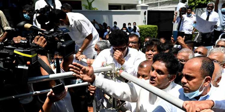 ശ്രീലങ്കയിൽ സമൂഹമാധ്യമങ്ങൾക്ക് നിരോധനം; കർഫ്യൂ ലംഘിച്ച 664 പേർ അറസ്റ്റിൽ