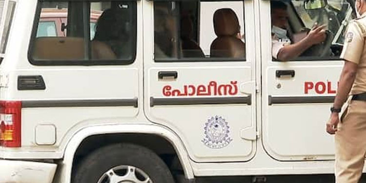സ്വന്തം മകളെ പീഡിപ്പിച്ച് ഗർഭിണിയാക്കി ; ഗർഭം അലസിപ്പിക്കാൻ ശ്രമം ; പ്രതി കാഞ്ഞങ്ങാട് പിടിയിൽ