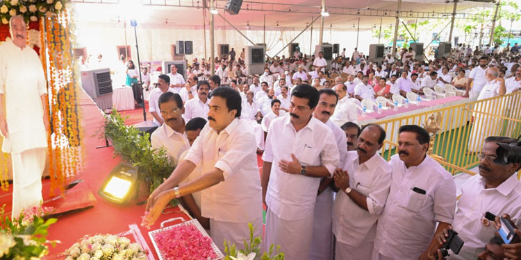 ഒഴുകിയെത്തിയത്  ആയിരങ്ങള്‍ ; കെഎം മാണി സ്മൃതി സംഗമം ഓര്‍മ്മകളുടെ സംഗമമായി