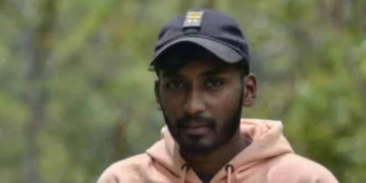 ബിരുദ സർട്ടിഫിക്കറ്റ് വാങ്ങി മടങ്ങവേ ബൈക്ക് അപകടം , യുവാവിന് ദാരുണാന്ത്യം