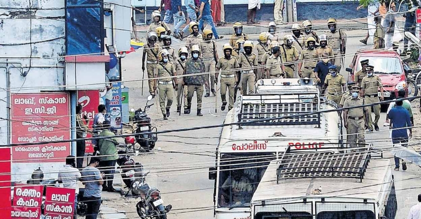 സംഘർഷ സാധ്യതയ്ക്ക് അയവ് ;  പാലക്കാട് ജില്ലയിലെ നിരോധനാജ്ഞ പിൻവലിച്ചു