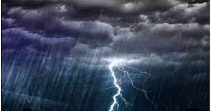 തമിഴ്നാട്ടിൽ ദുരന്തം വിതച്ച് കനത്ത വേനൽമഴ; വീട് പണിക്കിടെ ഇടിമിന്നലേറ്റ് നാല് തൊഴിലാളികൾ മരിച്ചു