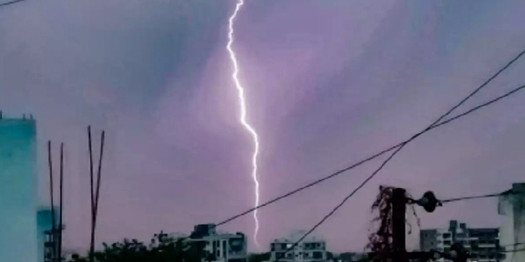 അസമിൽ കൊടുങ്കാറ്റും ഇടിമിന്നലും ; 11 മരണം