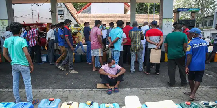 ശ്രീലങ്കയ്ക്ക് ഇന്ത്യയുടെ സഹായം ; 24 മണിക്കൂറിനുള്ളിൽ എത്തിച്ചത് 74,000 ടൺ ഇന്ധനം