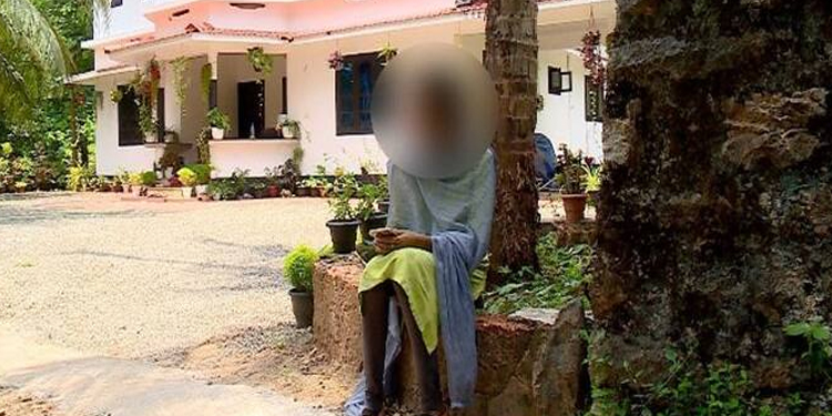 വിവാഹ വാഗ്ദാനം നൽകി പീഡനം : 22 കാരന്റെ വീട്ടുപടിക്കലിൽ തമിഴ് യുവതിയുടെ കുത്തിയിരിപ്പ് സമരം