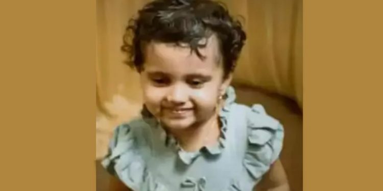 തൊണ്ടയിൽ കുപ്പിയുടെ അടപ്പ് കുടുങ്ങി മൂന്നു വയസ്സുകാരി മരിച്ചു