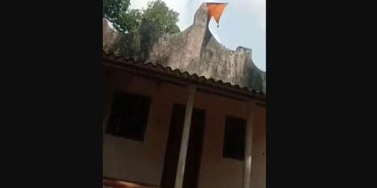 കര്‍ണാടകയില്‍ പള്ളി തകര്‍ത്ത് ഹനുമാൻ ചിത്രം സ്ഥാപിച്ചു
