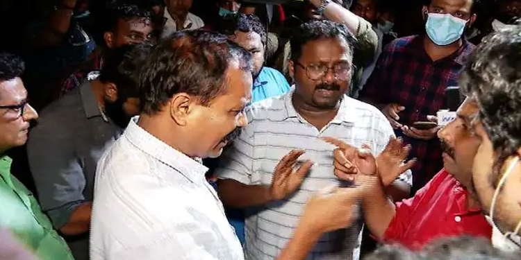 പി.സി.ജോർജിന്റെ സ്വീകരണത്തിനിടെ മാധ്യമപ്രവർത്തകരെ ആക്രമിച്ച സംഭവം ; കേസെടുത്ത് പോലീസ്