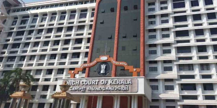 തുരുമ്പെടുക്കുന്ന ബസുകൾ: കെഎസ്ആർടിസി തീരുമാനമെന്തെന്ന് ഹൈക്കോടതി