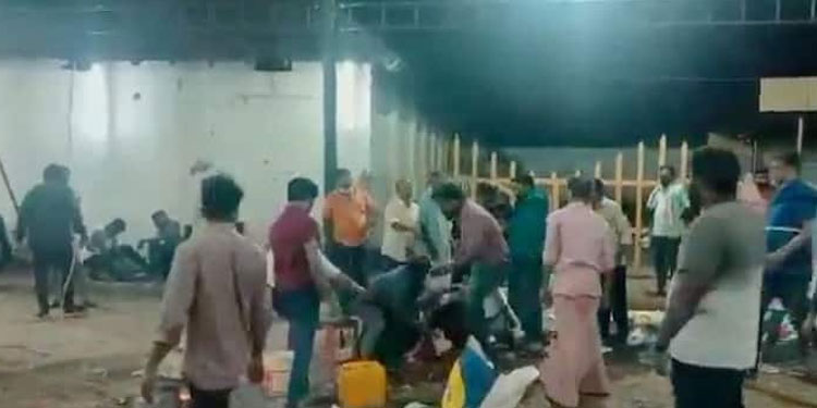 ഇടപ്പള്ളി പള്ളിയിൽ കോഴി നേർച്ചയ്ക്കിടെ കൂട്ടയടി