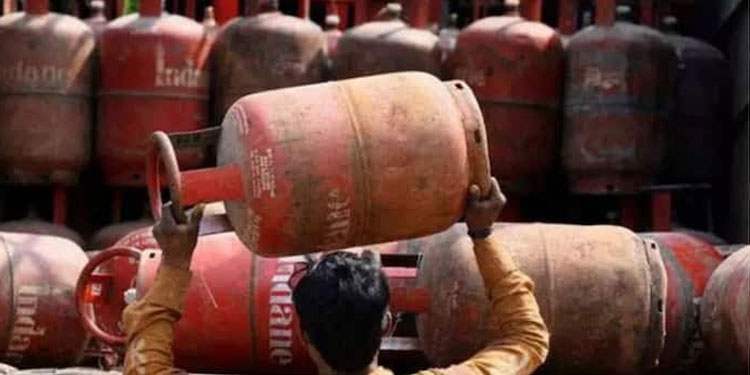 പാചകവാതക വില വര്‍ധന : കേന്ദ്രത്തിന്റെത് അടുക്കള പൂട്ടിക്കുന്ന നിലപാടെന്ന് സിപിഎം