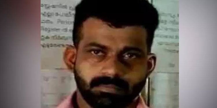 വിദ്യാർഥിനികളെ സ്കൂട്ടറിൽ പിന്തുടരും, ഇടറോഡിൽ തടഞ്ഞ് ഉപദ്രവിക്കും; സി.സി.ടി.വിയിൽ കുടുങ്ങിയ യുവാവ് അറസ്റ്റിൽ