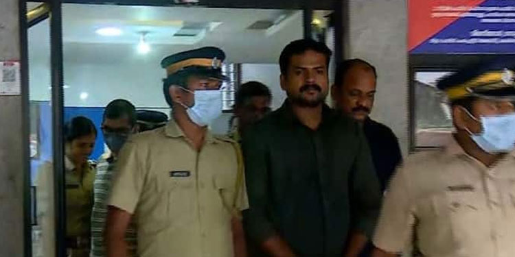 പാലക്കാട് ശ്രീനിവാസന്‍ വധക്കേസ് : പ്രതിയായ ഫയര്‍ ഫോഴ്സ് ഉദ്യോഗസ്ഥന് സസ്പെന്‍ഷന്‍