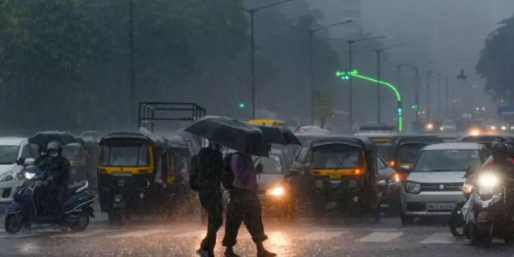 സംസ്ഥാനത്ത് അതിശക്തമായ മഴ തുടരും; അഞ്ച് ജില്ലകളിൽ റെഡ് അലർട്ട്
