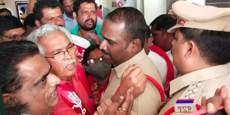 വാറങ്കല്‍ ഭൂസമരം: ബിനോയ് വിശ്വം ഉള്‍പ്പെടെയുള്ളവർ അറസ്റ്റിൽ