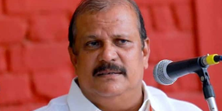 പിസി ജോർജിനെ തിരഞ്ഞ് പൊലീസ് ഈരാറ്റുപേട്ടയിലെ വീട്ടിൽ ; നീക്കം മുൻകൂർ ജാമ്യം തള്ളിയതിന് പിന്നാലെ