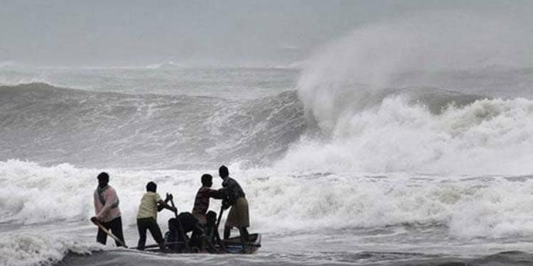 ശക്തമായ കാറ്റും മോശം കാലാവസ്ഥയും ; മത്സ്യബന്ധനത്തിന് പോകരുതെന്ന് മുന്നറിയിപ്പ്