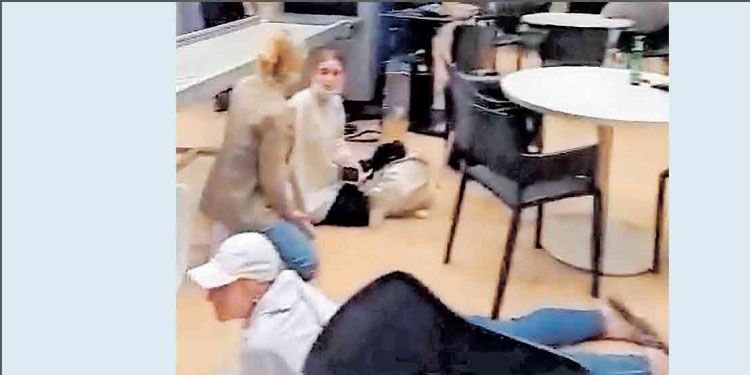 യാത്രക്കാരുടെ കയ്യിൽ പീരങ്കിയുണ്ട; വിമാനത്താവളത്തിൽ പരിഭ്രാന്തി