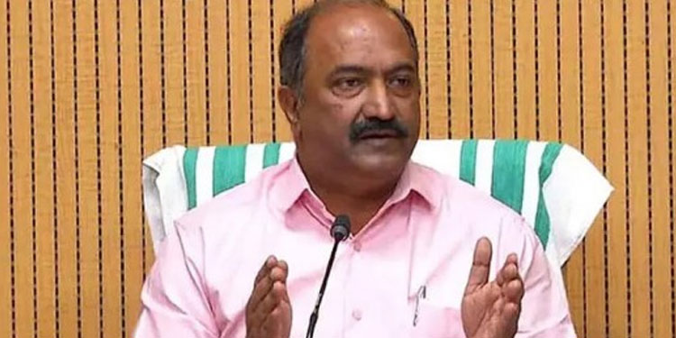 ഇന്ധന നികുതി കേരളം കുറച്ചതുതന്നെ; സ്വാഭാവികമായി കുറഞ്ഞതല്ലെന്ന് ധനമന്ത്രി