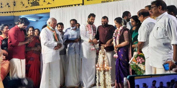 മുൻ സ്പീക്കർ പി.ശ്രീരാമകൃഷ്ണന്റെ മകൾ നിരഞ്ജന വിവാഹിതയായി; ചടങ്ങ് വൃദ്ധസദനത്തിൽ