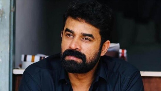 വിജയ്‌ ബാബു ബുധനാഴ്‌ച എത്തുമെന്ന്‌ അഭിഭാഷകർ;ജാമ്യപേക്ഷ നാളെക്ക്‌ മാറ്റി