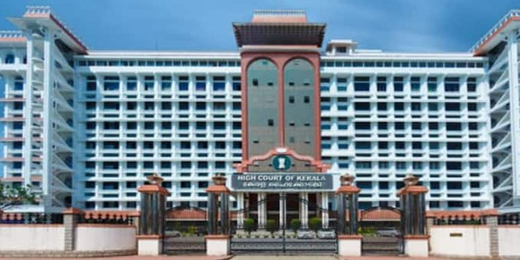 ‘കുട്ടികൾക്കെതിരായ ലൈംഗിക കുറ്റകൃത്യങ്ങൾ കൂടി’; സ്കൂളുകളില്‍ ബോധവത്കരണം നിര്‍ബന്ധമാക്കണമെന്ന് ഹൈക്കോടതി