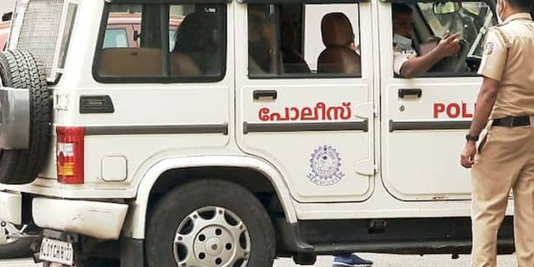 വയറ് വേദനയെന്ന് പറഞ്ഞു, പരിശോധിച്ചപ്പോൾ 6 മാസം ഗർഭിണി; 17കാരിയുടെ കാമുകൻ പിടിയിൽ