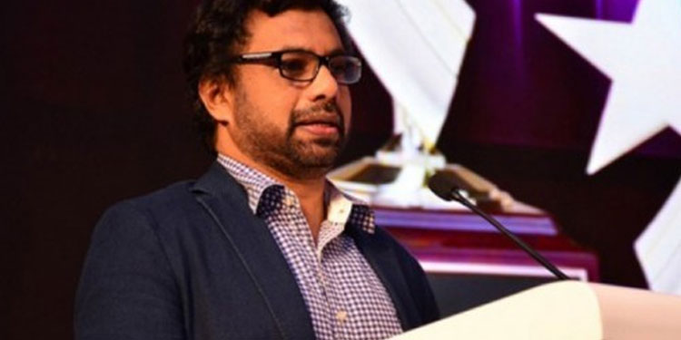 വിമാനത്തിൽ കയറിയ യൂത്ത് കോൺഗ്രസുകാർ അങ്ങനെ ചെയ്യണമെങ്കിൽ മുകളിൽനിന്ന് നിർദേശം ഉണ്ടാകും : ജോൺ ബ്രിട്ടാസ്