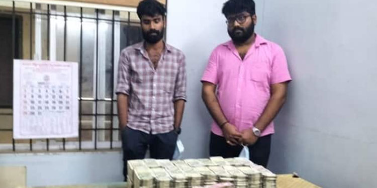 മലപ്പുറത്ത് വന്‍ കുഴല്‍പ്പണവേട്ട ;  കാറിലെ രഹസ്യ അറയില്‍ ഒളിപ്പിച്ച് കടത്തിയ 1.15 കോടി രൂപ പിടികൂടി