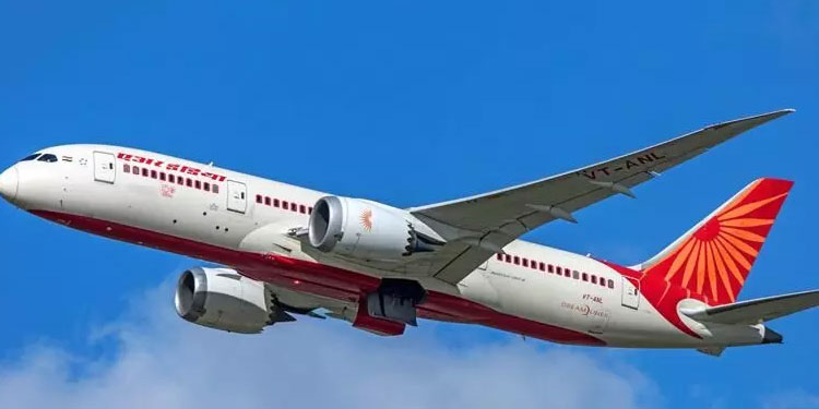 കണ്ണൂരി​ലേക്കുള്ള എയർ ഇന്ത്യ എസ്​പ്രസ് വിമാനം വൈകുന്നു ; യാത്രക്കാർ ദുരിതത്തിൽ
