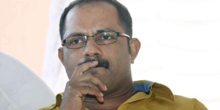 ‘ ഈ അക്രമം ബിജെപിക്ക് കേരളാ സിപിഎം നൽകുന്ന പ്രത്യക്ഷ പിന്തുണ ‘ , രാഹുലിന്റെ ഓഫീസാക്രമണത്തിനെതിരെ കെഎം ഷാജി
